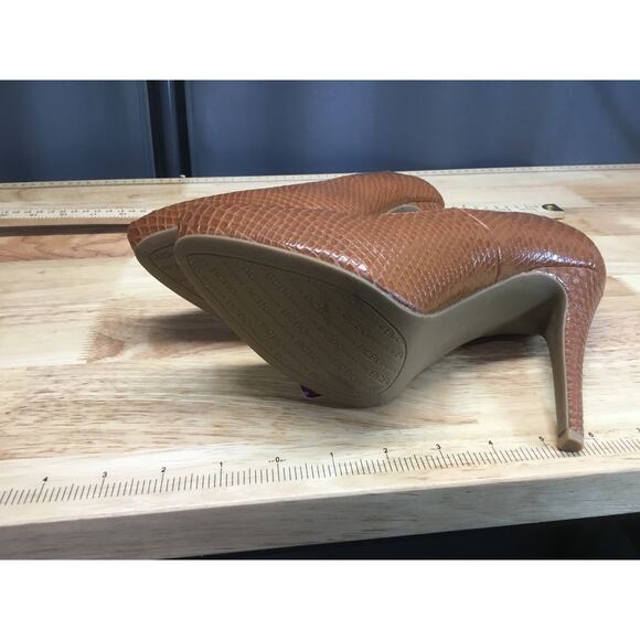 BCBGeneration Penni Heels Women's 9 Brown Snake Skin Slip-On Platform Pump - Picture 6 of 8